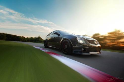 I caught up w/ him later at the track! • #rigshot #rigpro #cadillac #ctsv #ctsvwagon #automotiv