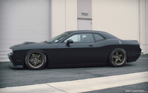 XXX rhubarbes:  Jon Sibal’s Dodge Challenger. photo