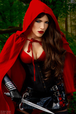 hotcosplaychicks:  Evil Red by ShadowDreamers   Follow us on Twitter - http://twitter.com/hotcosplaychick 