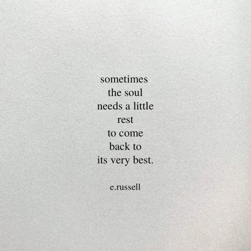 lustingupon:  @e.russellpoetry