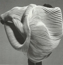  Issey Miyake, s/s 1985 