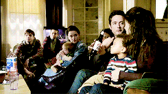  Shameless » But at Last Came a Knock (1x9) 