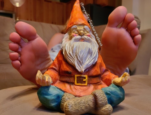 mywifesfeetarethebest:Even gnomes can manifest fantastic things. Luck guy got both