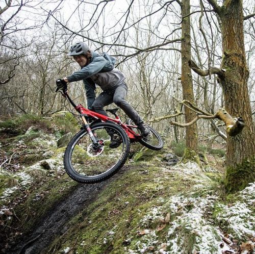 hopetech: Winter sessions with @craig_sevenevans ❄️ @duncanphilpott  #hopetech #winterriding #grimup