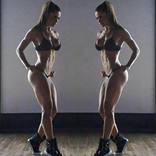 onlyrippedgirls:  www.OnlyRippedGirls.com