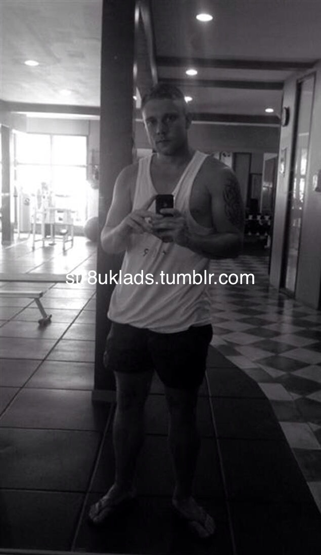 relads:  str8uklads:  29, Milton Keynes, South East UK  Follow Lads Reblogged - for