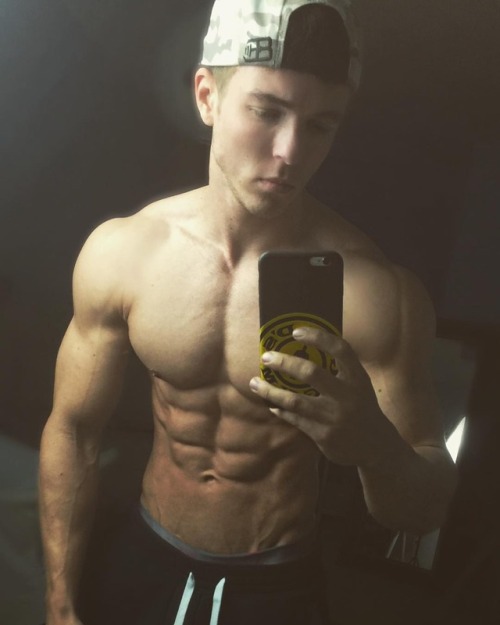tripltap:  Gymspiration with Joe Dahler  http://www.facebook.com/tripltap