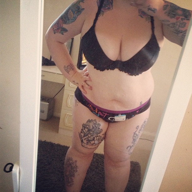 inkedtrashyprincess:  Ughh I need to lose this tummy N these thighs but loving my