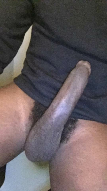 blackmeet3:  Blackmeet3.This submission is from one of my favorite  followers check out his tumbler @lollamar kik me for submission plainedealer.13