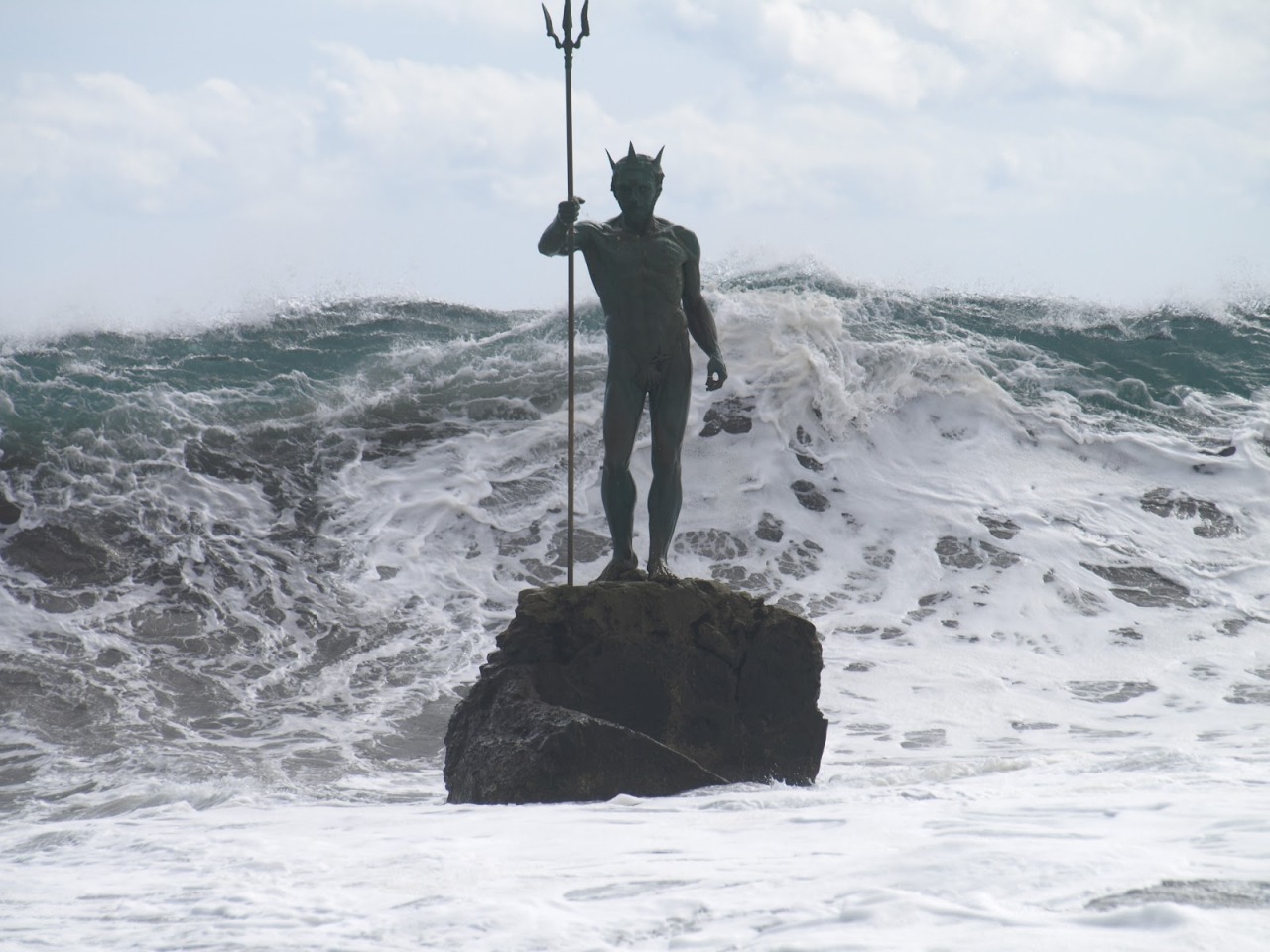 vintagepales2:  Statue of Neptune,  Melenara Beach,   Gran Canaria  by LA CÁMARA