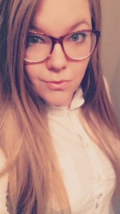 debrides69:  nerdy slut ‍ Gorgeous eyes!!