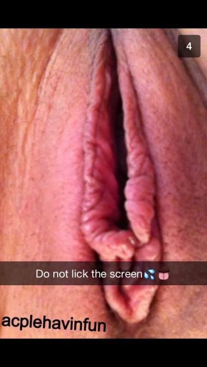 acplehavinfun:  acplehavinfun.tumblr.com  We are loving the snatch chat 👍😜
