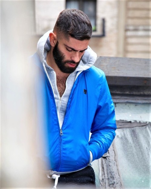 kazhairy:Instagram : ramonbroza 