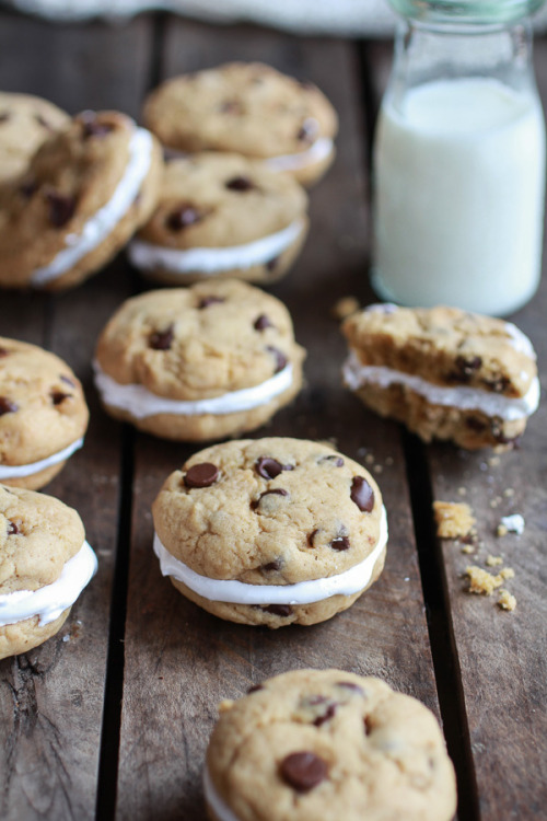 huffposttaste:  In defense of the classic chocolate chip cookie.  YUM