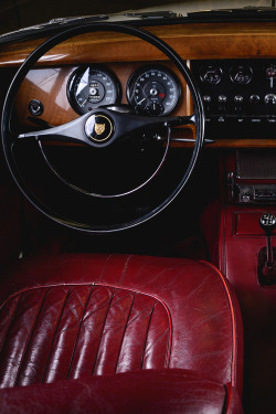 earthyday:   Jaguar interiors  by Davide Mantovanelli