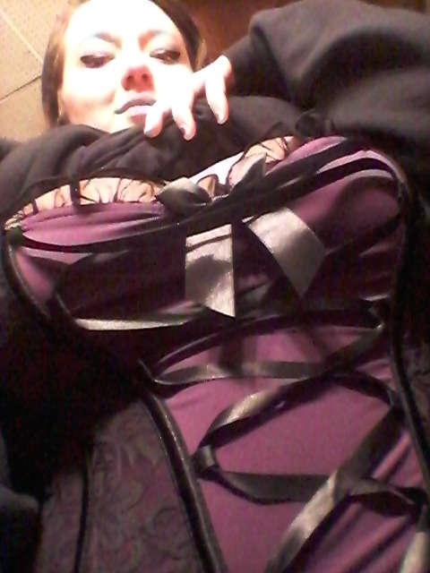 acidkittiegoddess:  Like what im wearing? Kept on what I was camming in ;) ♥♥♥