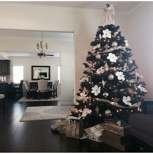 childoftherai:🎄♥ pe We Heart It.