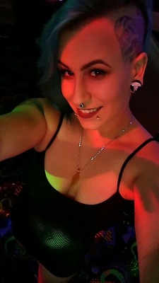 saint-ripper:Stripper selfies 2k17! I know