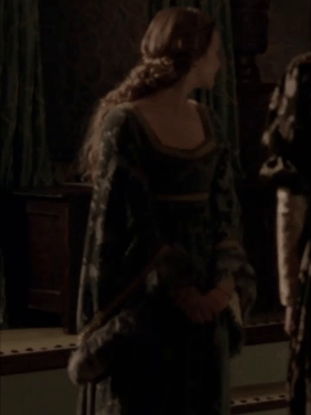 wardrobeoftime:Costumes + The White QueenAnne Neville’s green patterned dress with golden details an