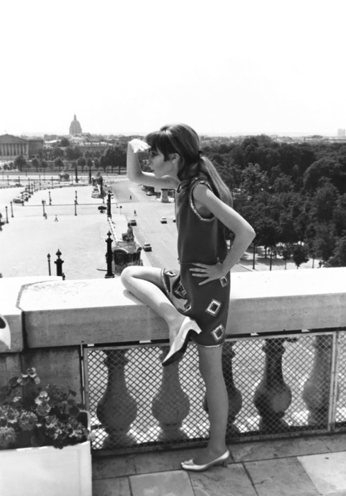 jeanjeanie61:  Penelope Tree - Vogue 1967 http://www.vogue.com