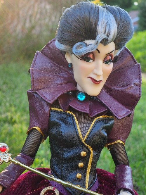 Doll Pictured: Disneystore Limited Edition Midnight Masquerade Lady Tremaine
