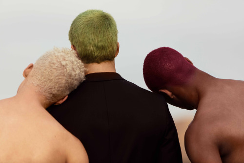   A behind-the-scenes look at the Spring 2016 Calvin Klein Collection campaign. 