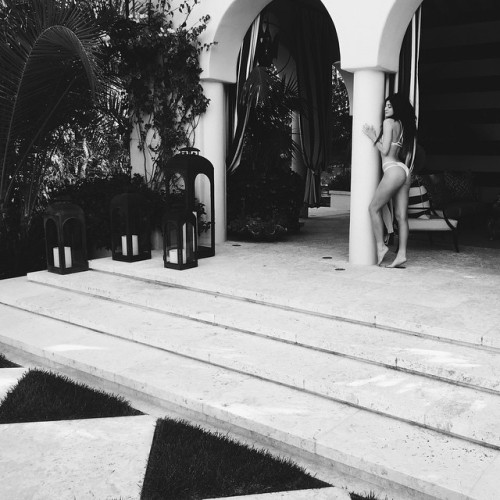 silky-sand:  kendall-kyliee:  kyliejenner: you were my sun  x 