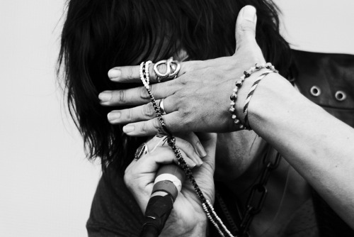 moderngirl-oldfashioned-strokes:♥