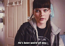 dee-activate-deactivated2020031:  3x09 • Is Mickey seriously getting married?