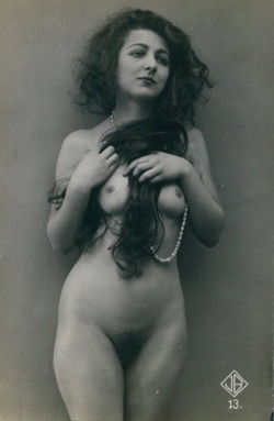 enchantingflappers: Absolutely gorgeous long