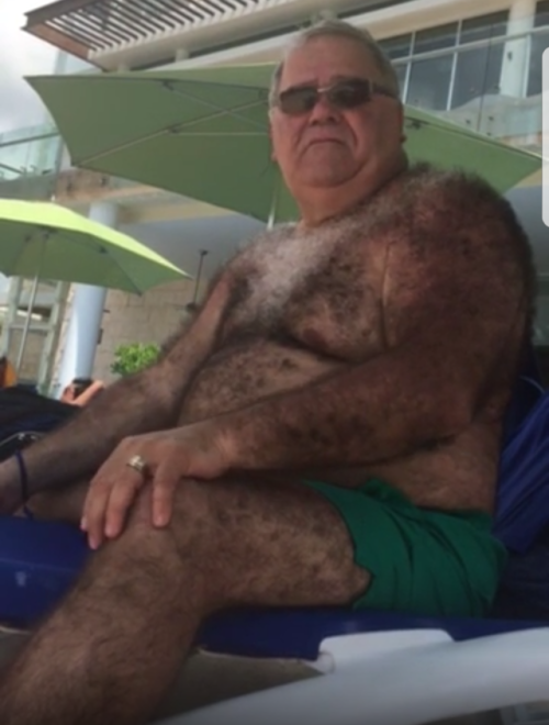 bearbarbudo:  Very delicious furry