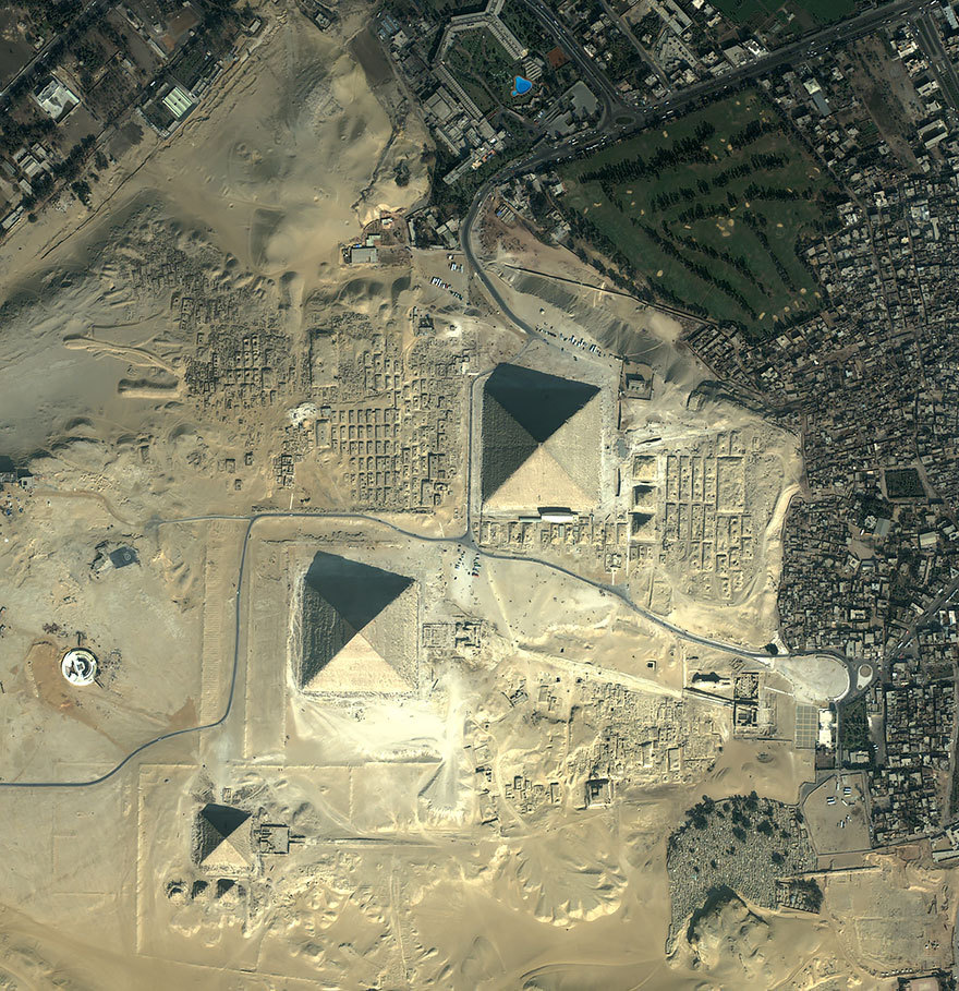 ikarost:  — Santiago - Chile… mi ciudad — Pirámides de Giza - Egipto — Rio