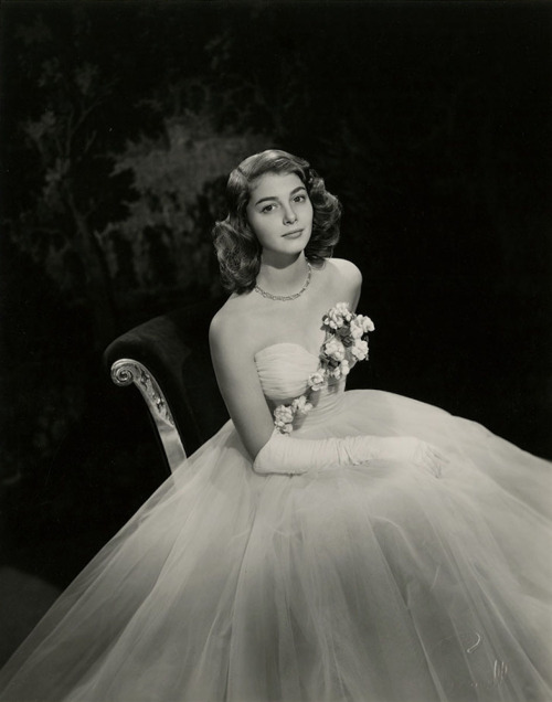 gmgallery: Pier Angeli photographed by Wallace Seawell, 1952 www.stores.eBay.com/GrapefruitMoonGalle