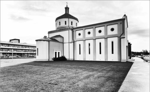 Chiesa di Santa Rosa (1934), Area Centro Servizi, Calambrone (PI), Italy.  Architect: Ghino Venturi 