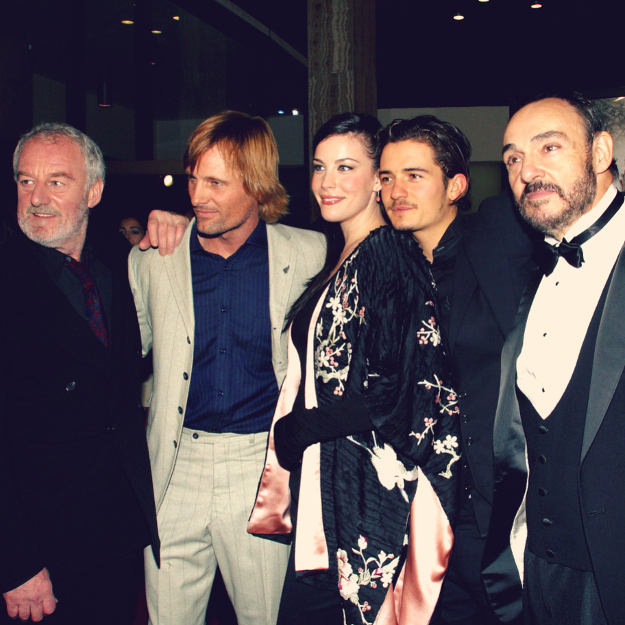 l-o-t-r:  Viggo, Bernard, Liv, Orlando, John, Karl, Sean &amp; Elijah @ The Two