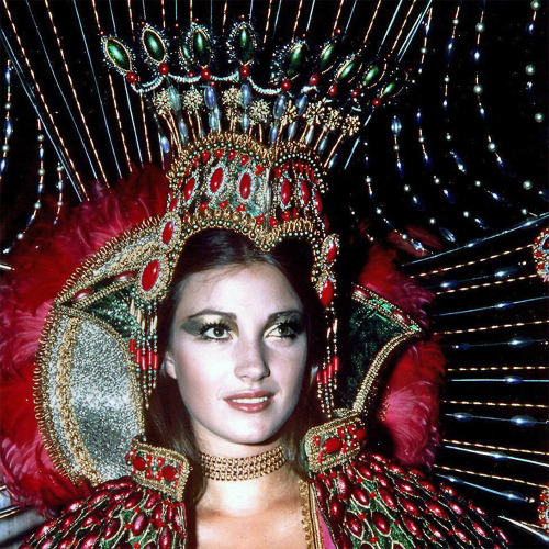 This magnificent headpiece was first worn by Jane Seymour as Solitaire in the James Bond movie Live 