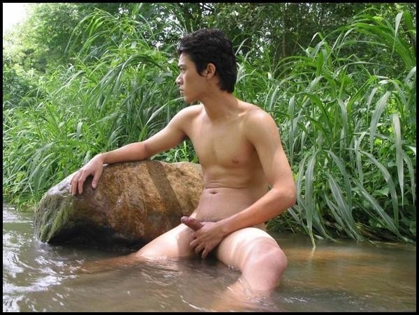 pfdmrman7:  pinoynudistboy1996:  PINOY: kababaryo ko, ligo kami sa ilog, la kasing