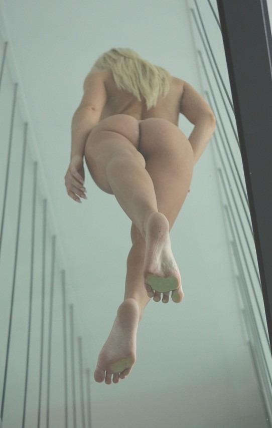 thehottesthere:  http://www.thehottesthere.com/