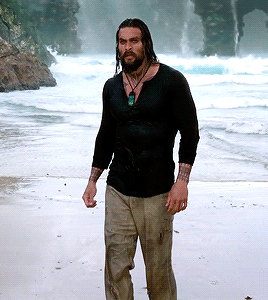 dcmultiverse: The meaning of Arthur’s necklace in Aquaman:Māori call jade (or pounamu) the God stone