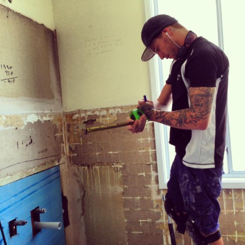 boywife19yo:  Australia makes the best tradies
