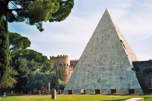 Pyramid Of Cestius, Italy.