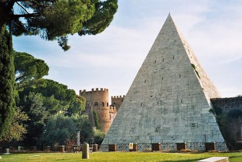 Pyramid Of Cestius, Italy.