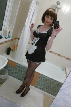 lchdress:  Sissy maid pics