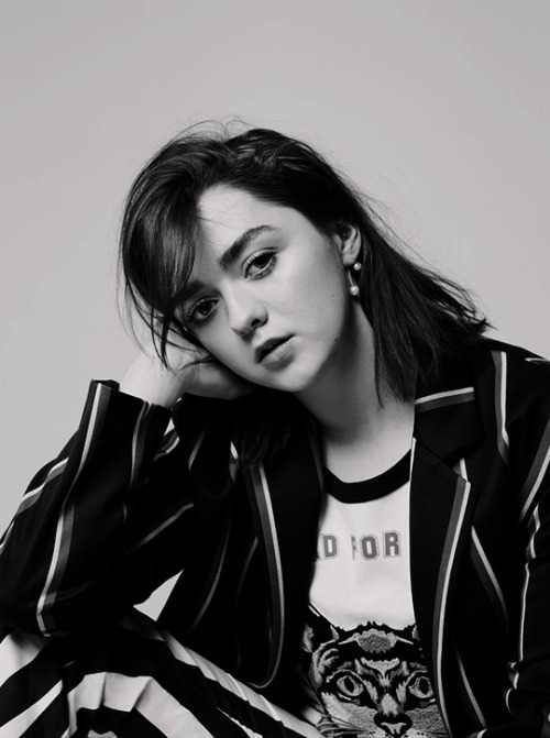 flawlessqueensofthrones: Maisie Williams photographed by Kerry Hallihan for The Sunday Times Style