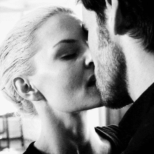 Couple Kissing Explore Tumblr Posts And Blogs Tumgir