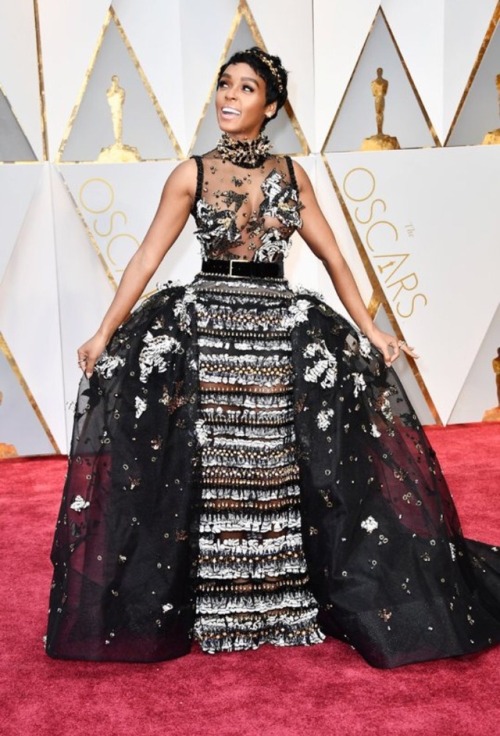 weavemama:BLACK WOMEN DID NOT COME TO PLAY