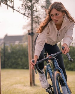 ivabellini:
“Posted @withregram • @puckmoonen Just casually mowing the lawn. On a cyclocross bike. Because I can. #instagram #foto
https://www.instagram.com/p/CVIGmdrrXn3/?utm_medium=tumblr
”