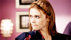 tmhollandss:  teen wolf meme | [&frac12;] humans ➜ lydia martin 