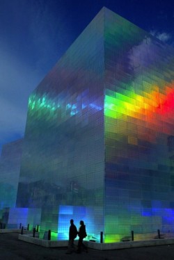 wacky-thoughts:  Holographic Cube Building