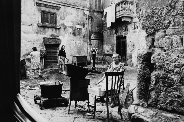 federer7:Napoli anni 1970Foto: Vezio Sabatini 